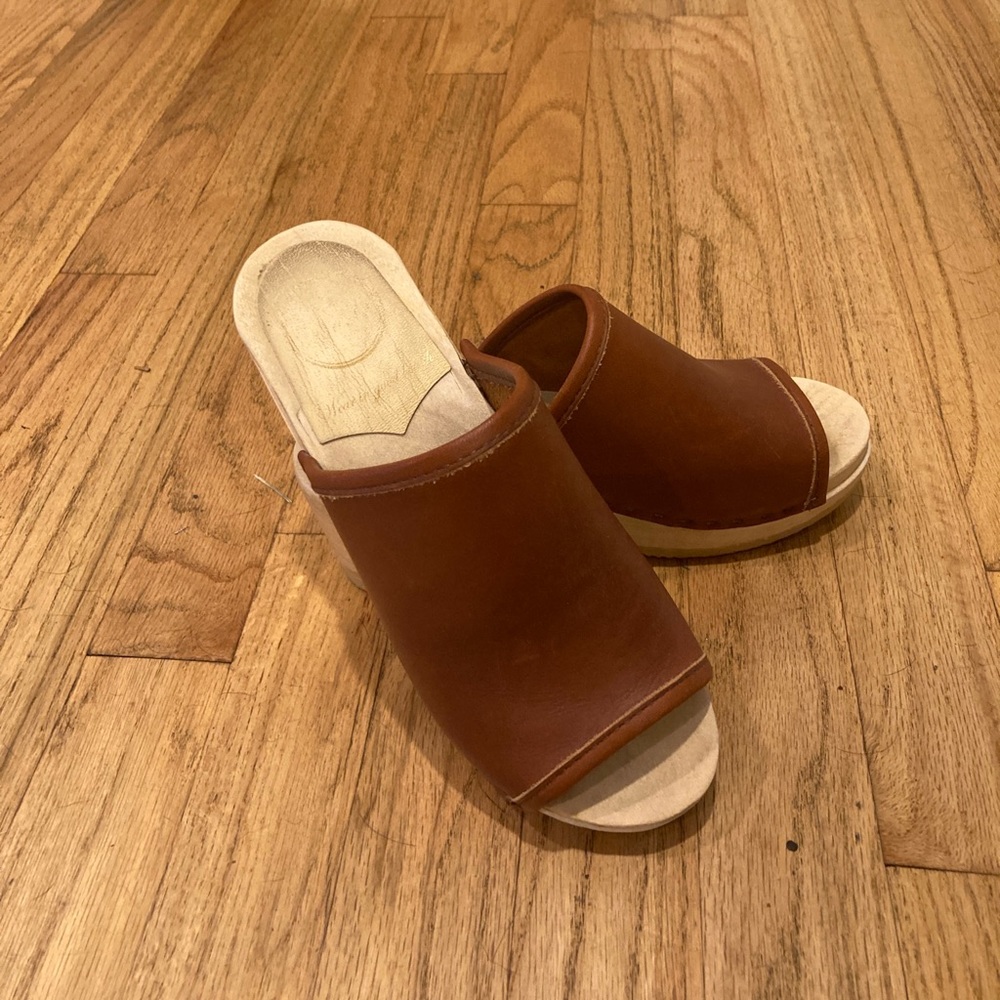 No 6 Daria Clog in midheel -- supercute 36 EU, 6 US